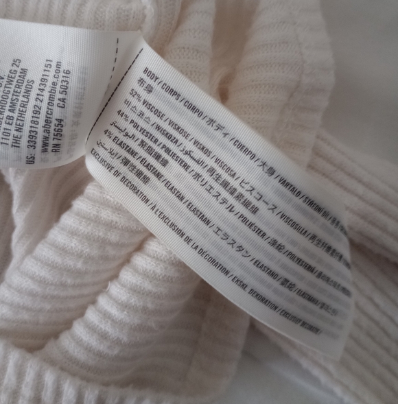 Hollister | Cream Ruched V-Neck Long Sleeve Top | Size Small - Picture 5 of 5